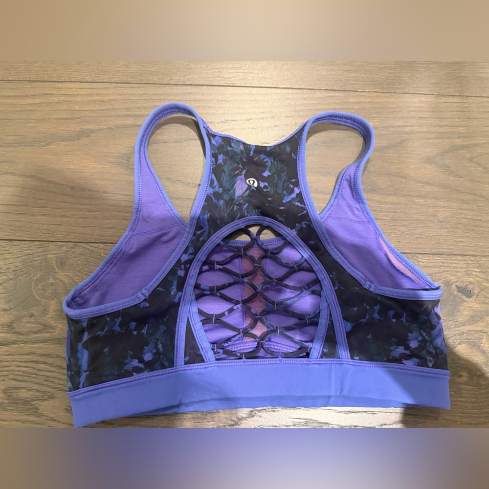 Lulu sports bra size 10